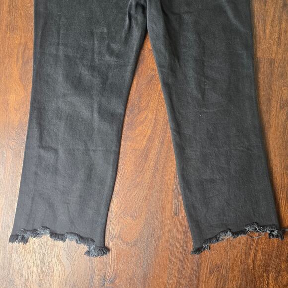 We The Free Black Distressed Jeans Shark Bite Hem Button Fly - Size 31 - NWT - Picture 7 of 9